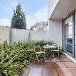 Patio Charm In Buzzing Richmond With Parking