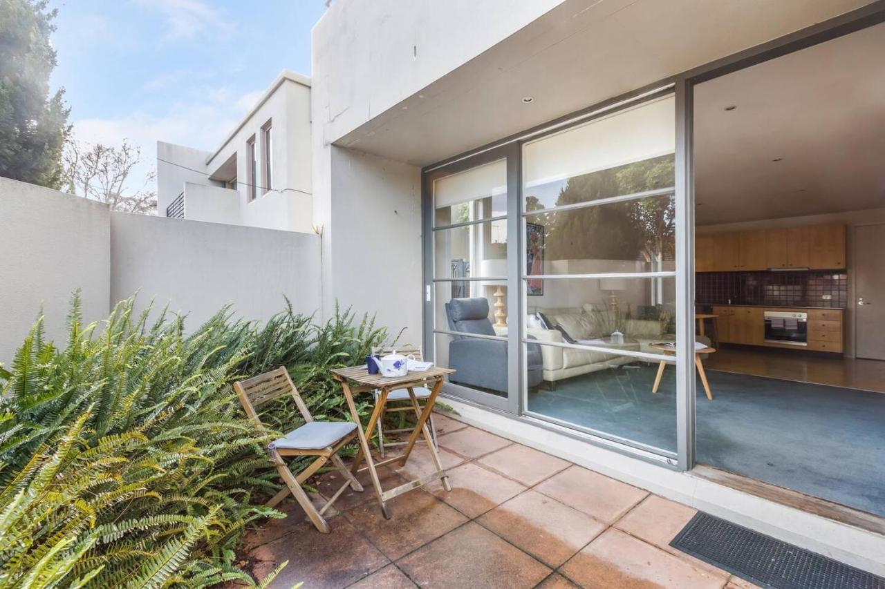 Patio Charm In Buzzing Richmond With Parking