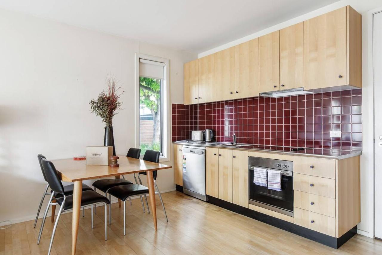 Apartment Patio Charm In Buzzing Richmond With Parking *